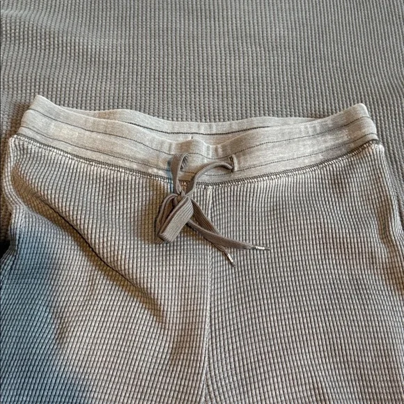 TNA Gray Waffle Knit Set top Medium, pants XS (runs bigger) - Picture 2 of 11